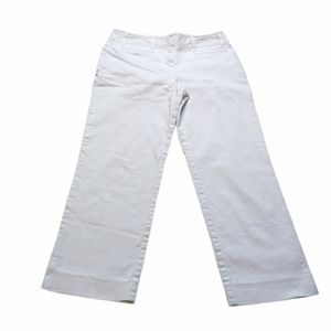 Ann Taylor Loft White Capri Pants Size 2
